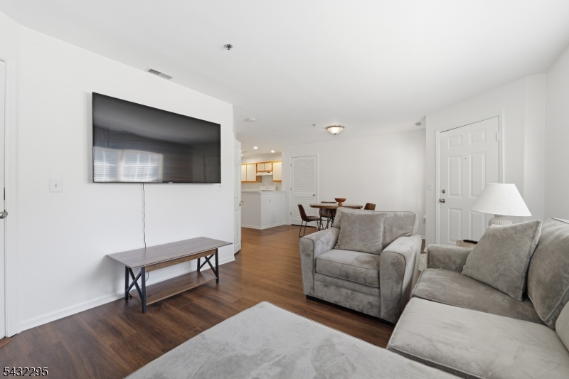 5301 Tudor Dr