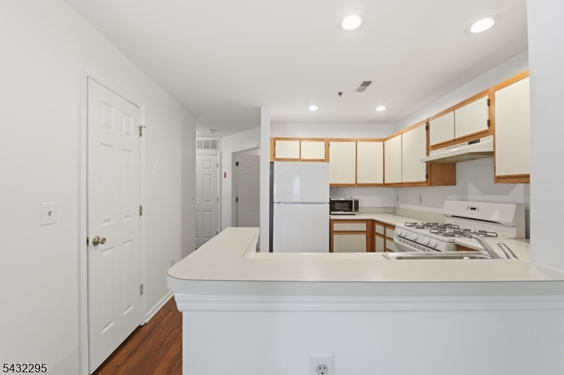 5301 Tudor Dr