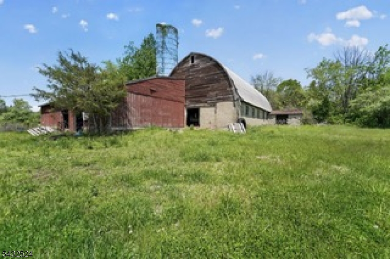 499 Edgewood Rd