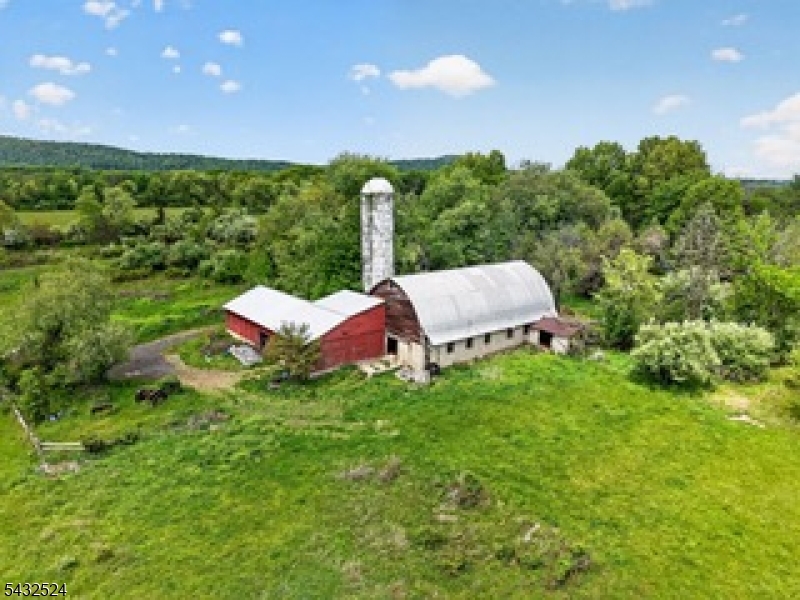 499 Edgewood Rd