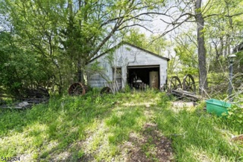 499 Edgewood Rd
