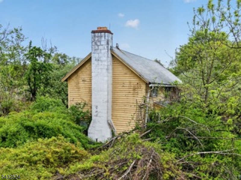 499 Edgewood Rd