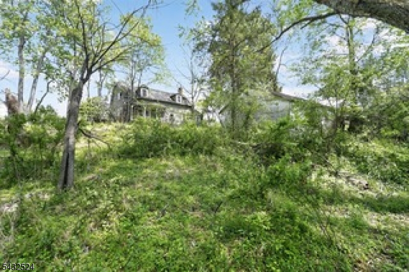 499 Edgewood Rd