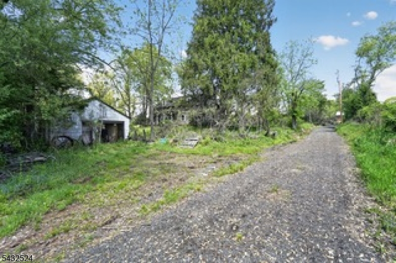 499 Edgewood Rd