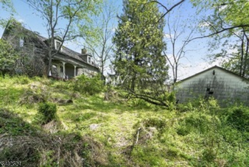 499 Edgewood Rd