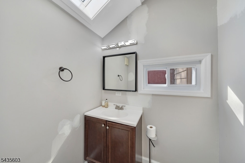 51 Cedar St