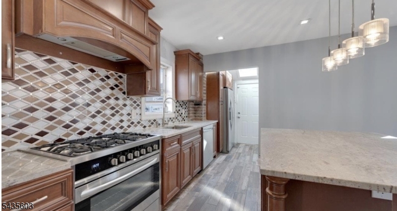 51 Cedar St