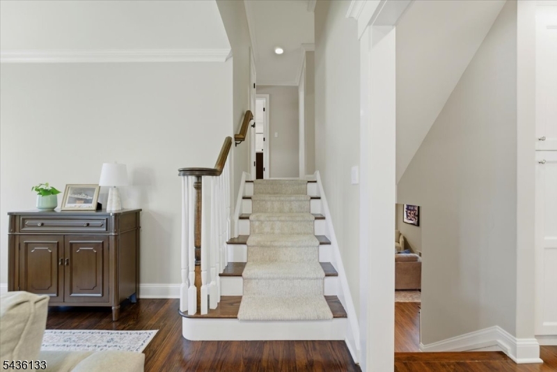 6 Davis St