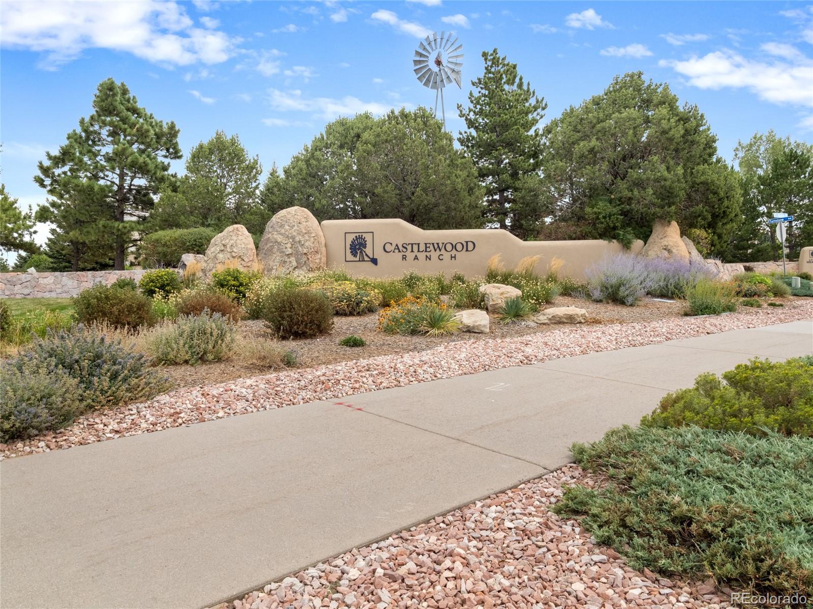 348 Vista Cliff Circle