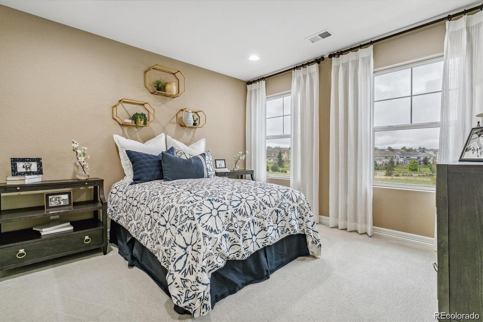348 Vista Cliff Circle