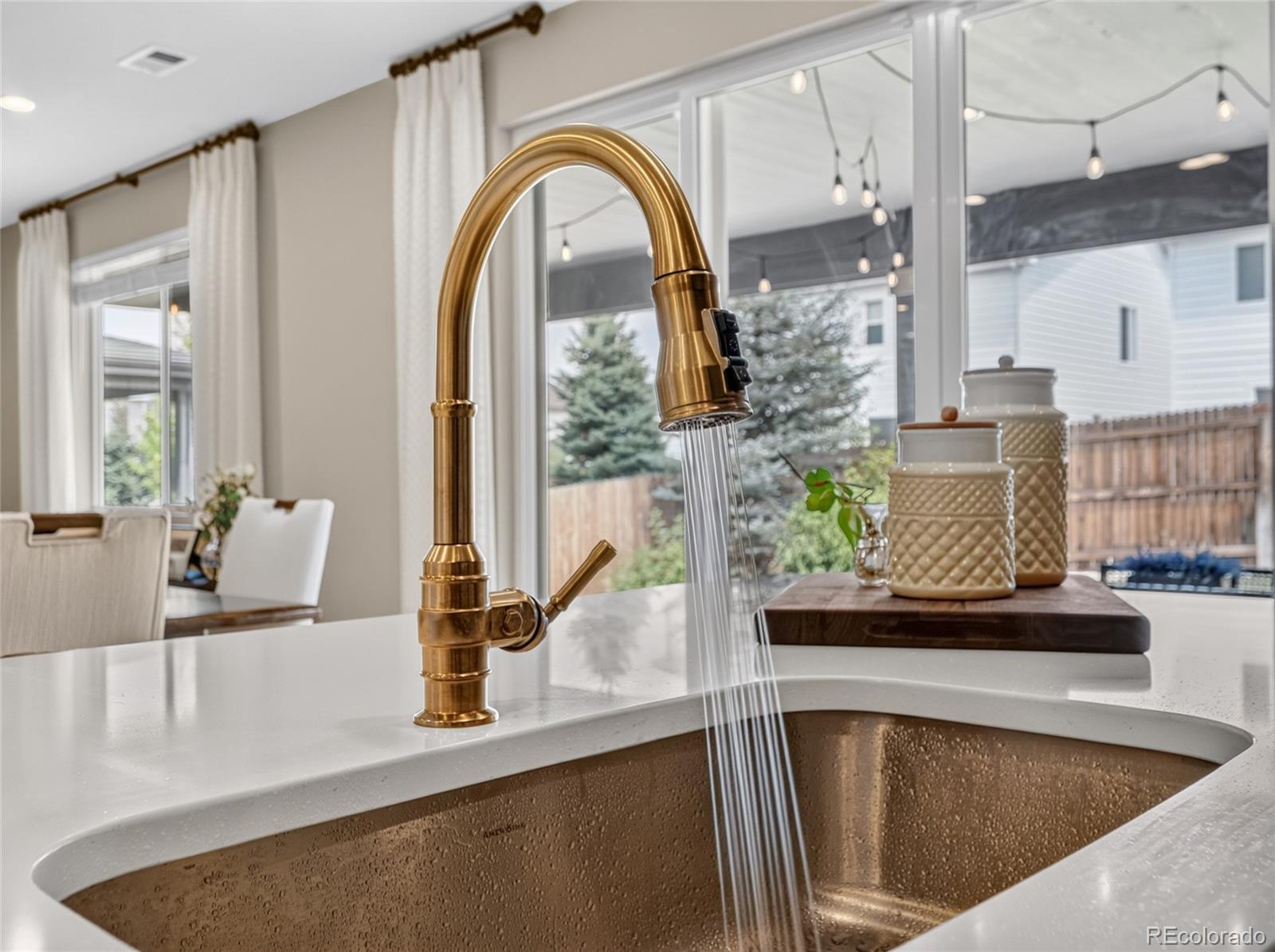 348 Vista Cliff Circle