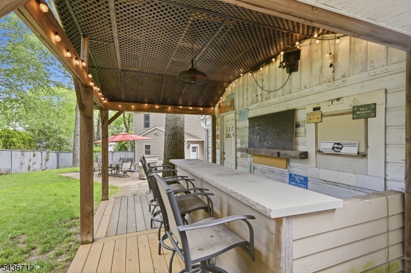 13 HIGHVIEW TRAIL