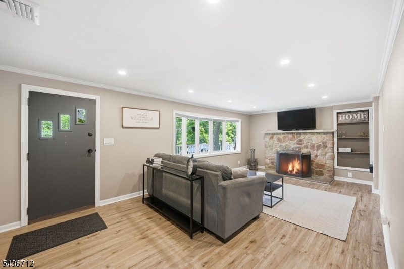 13 HIGHVIEW TRAIL