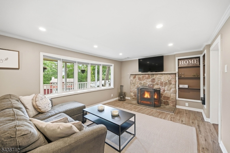 13 HIGHVIEW TRAIL