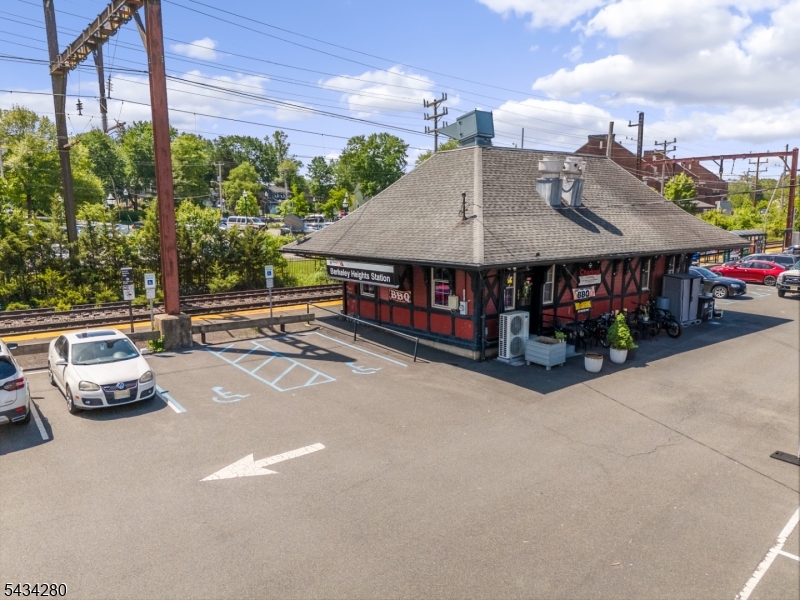 160 Sherman Ave