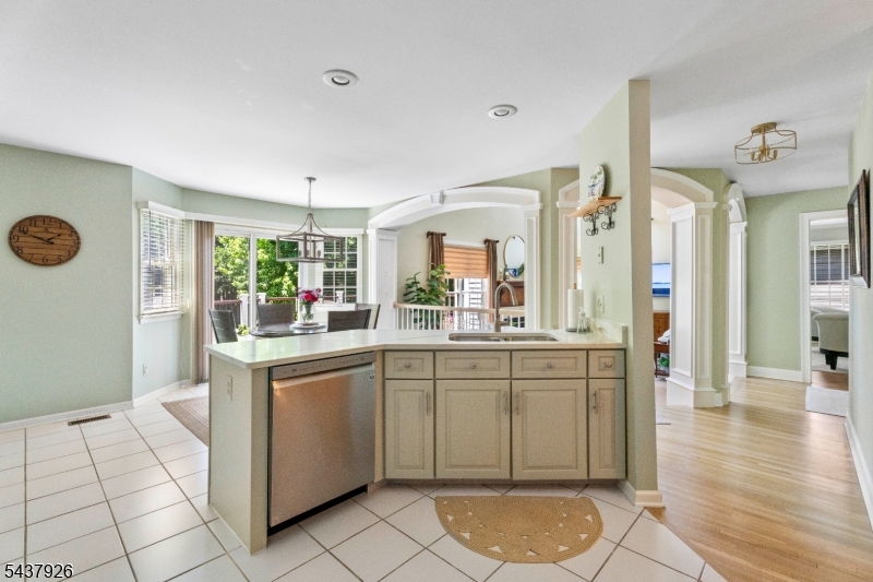 10 Barnstable Rd