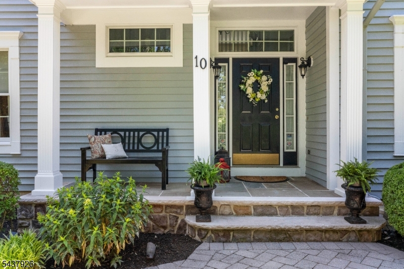 10 Barnstable Rd