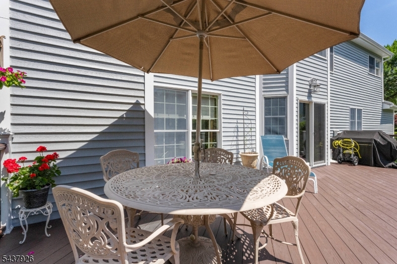 10 Barnstable Rd