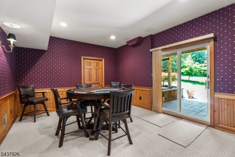 10 Barnstable Rd