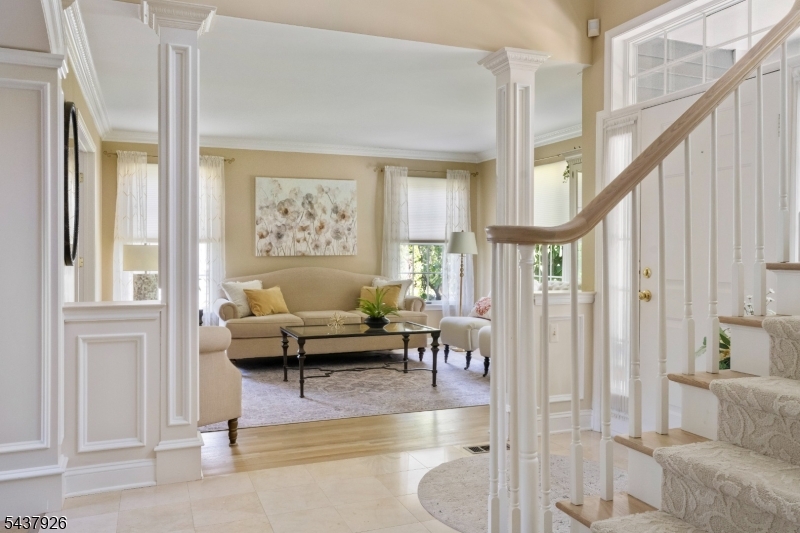 10 Barnstable Rd