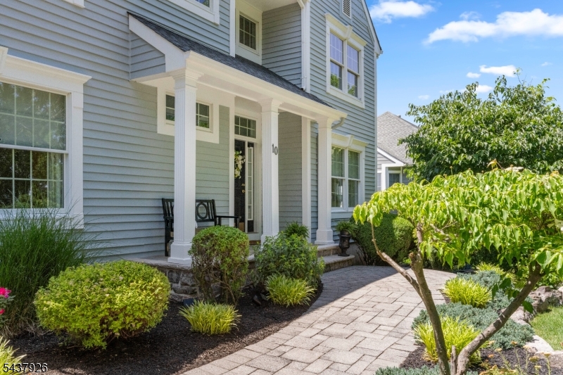 10 Barnstable Rd