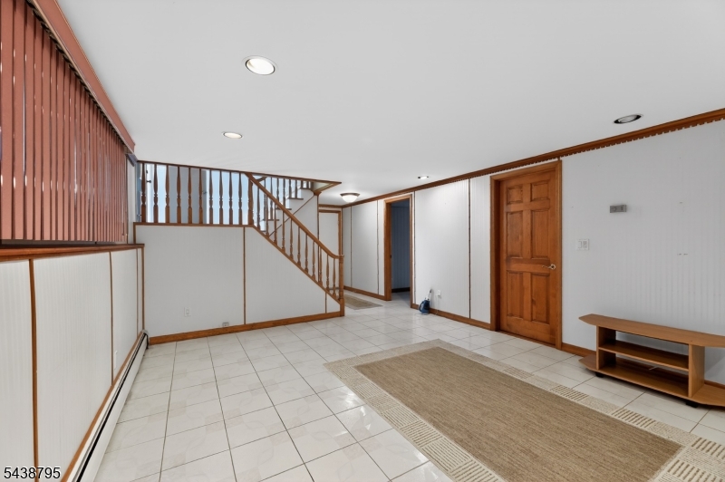 228 Shaw Pl