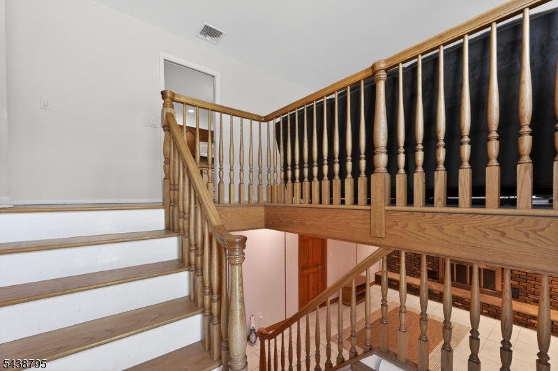 228 Shaw Pl