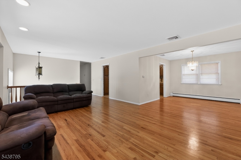 228 Shaw Pl