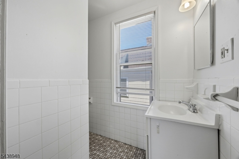 163 Walnut St 2