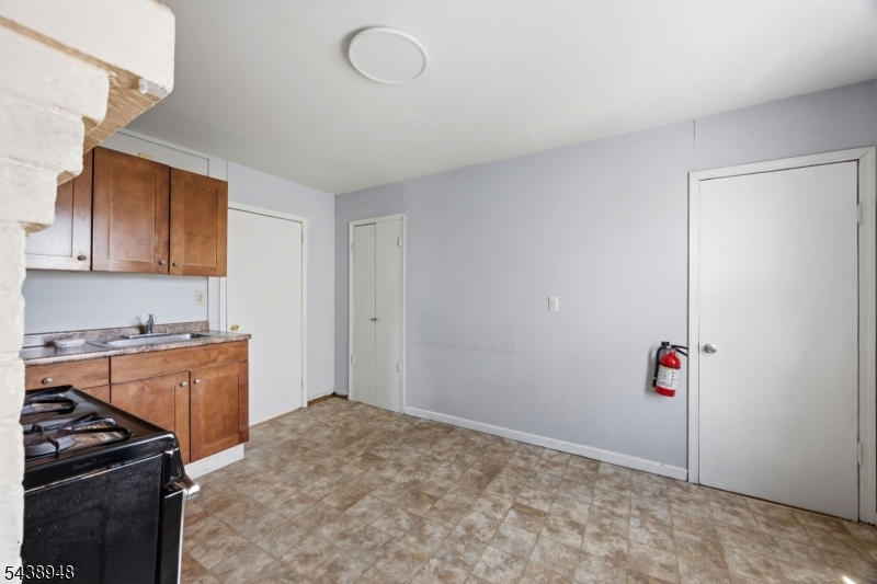 163 Walnut St 2