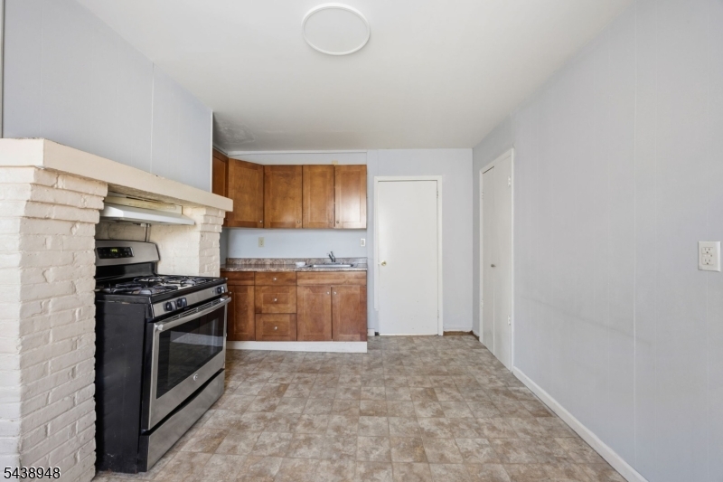 163 Walnut St 2