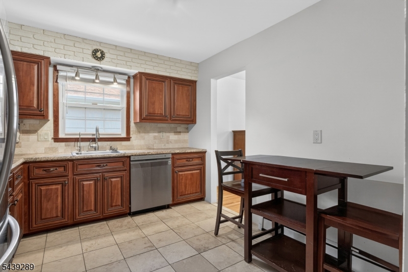 348 W Emerson Ave