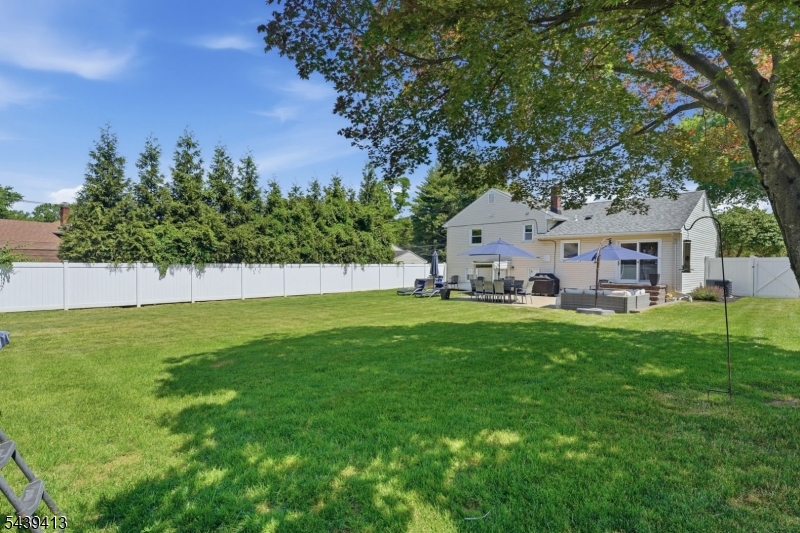 13 Cedar St