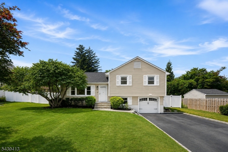 13 Cedar St