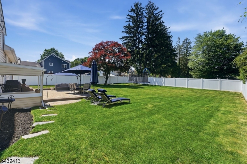 13 Cedar St
