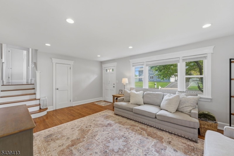 13 Cedar St