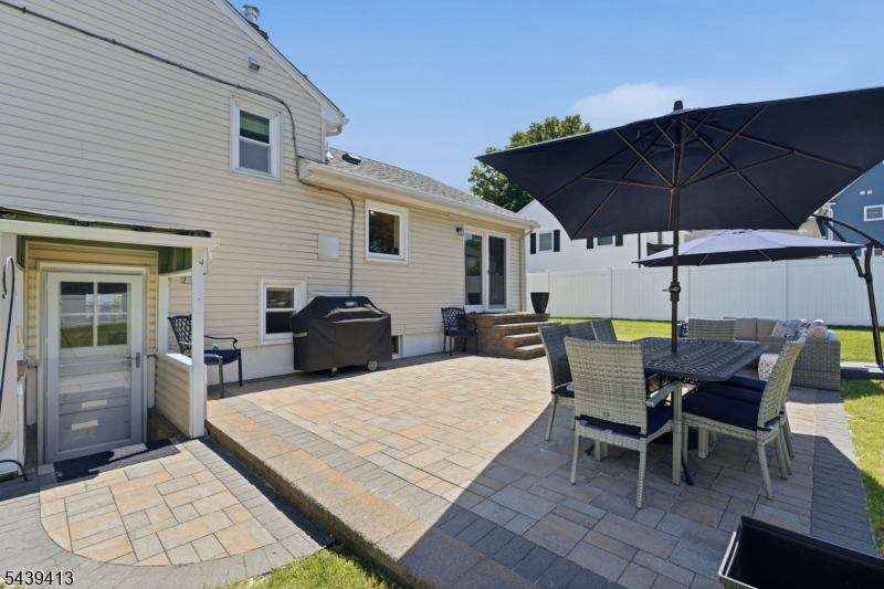 13 Cedar St