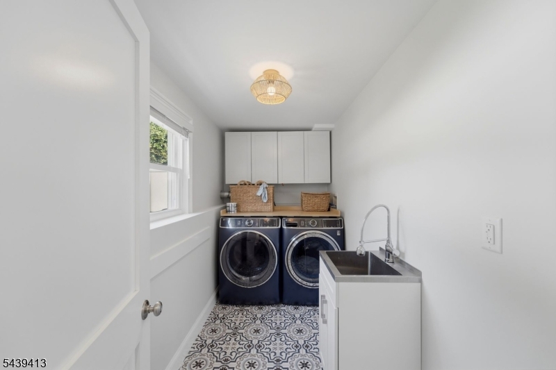 13 Cedar St