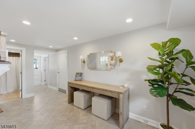 13 Cedar St