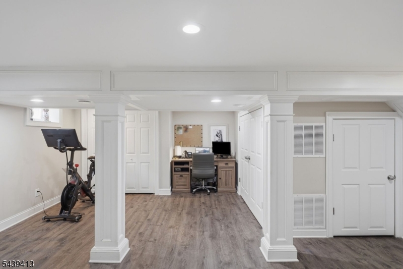 13 Cedar St
