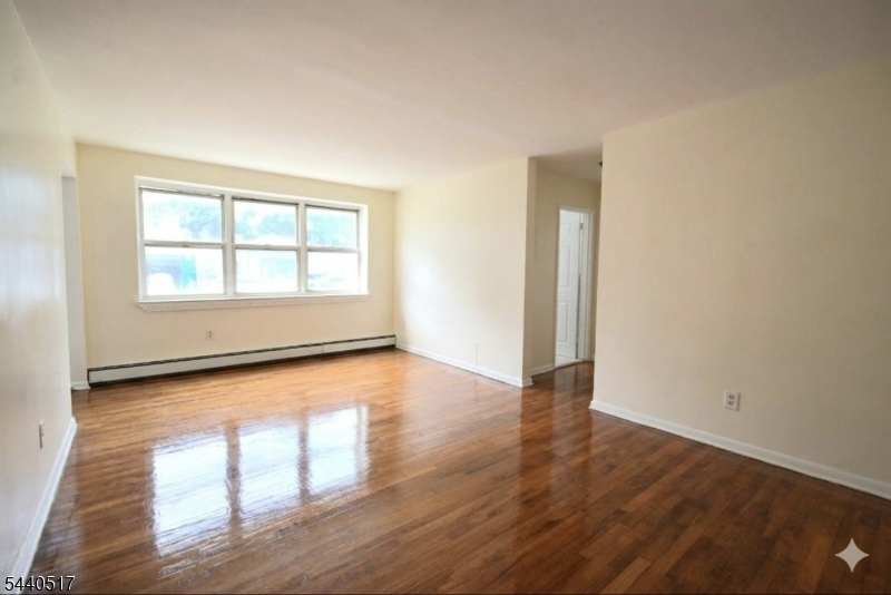 58 Underwood St B7