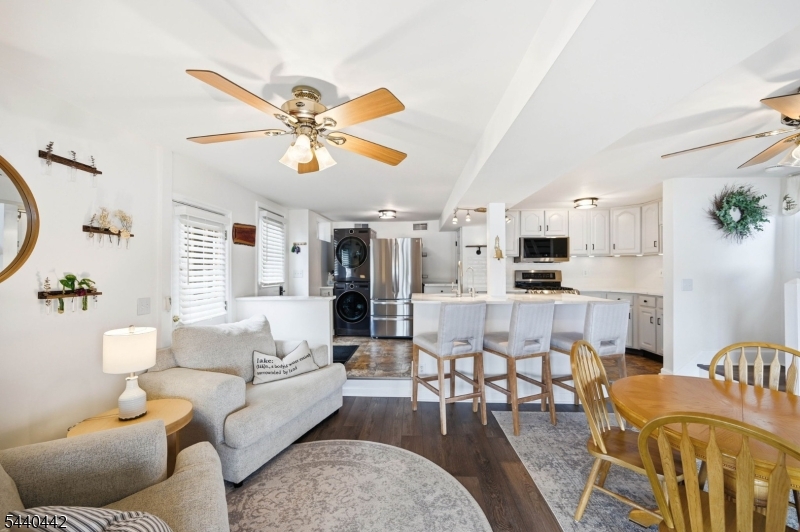 51 S. LAKESIDE AVENUE