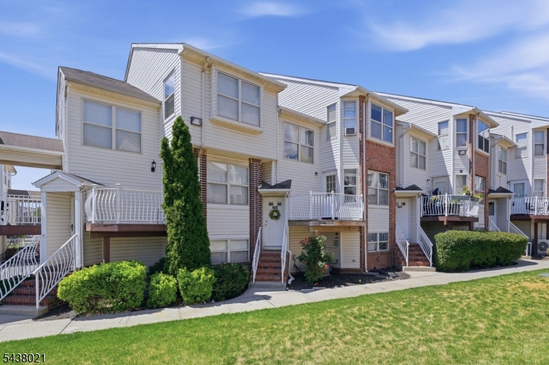 726 Harbortown Blvd