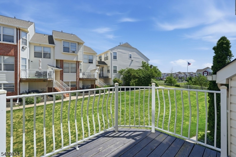 726 Harbortown Blvd