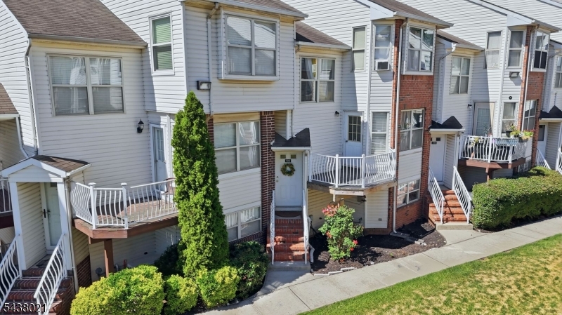 726 Harbortown Blvd