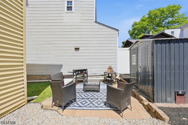 69 Harris St