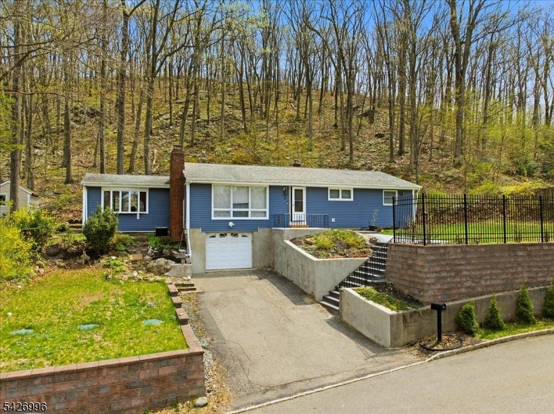 9 Hartung Ave