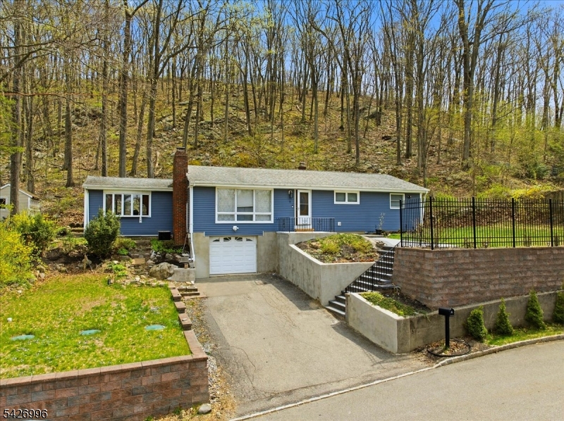 9 Hartung Ave