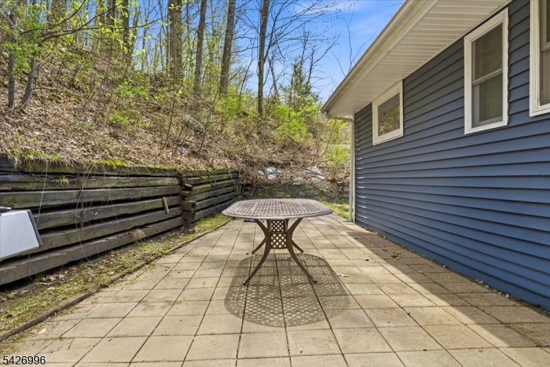 9 Hartung Ave