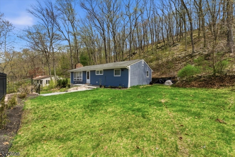 9 Hartung Ave
